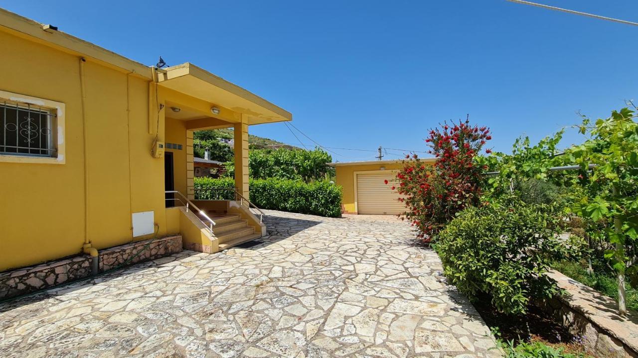 Village Home Next To The Sea Sarandë Exterior foto